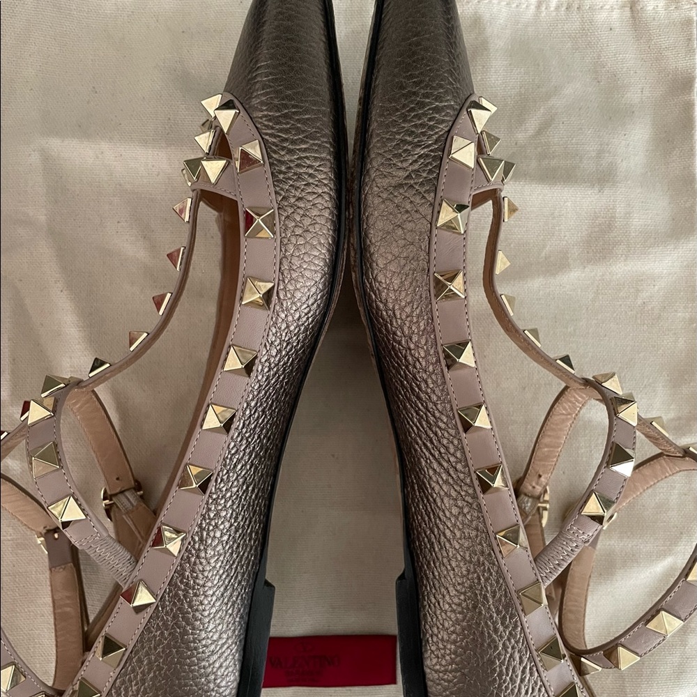 VALENTINO ROCKSTUD LEATHER FLATS - Picture 7 of 16